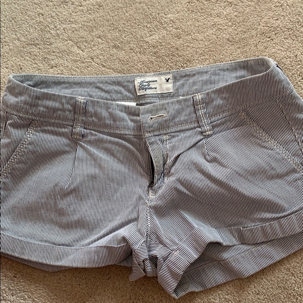 American Eagle Shorts <Old)